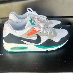 Nike AIR size 9.5